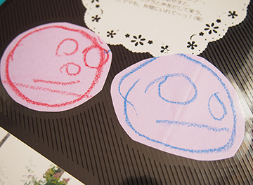 子供のお絵かきも一緒に貼って、成長を記録